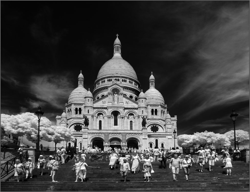 5 STREET_AW_01_Ledgard_Ian___Busy Day Sacre Coeur