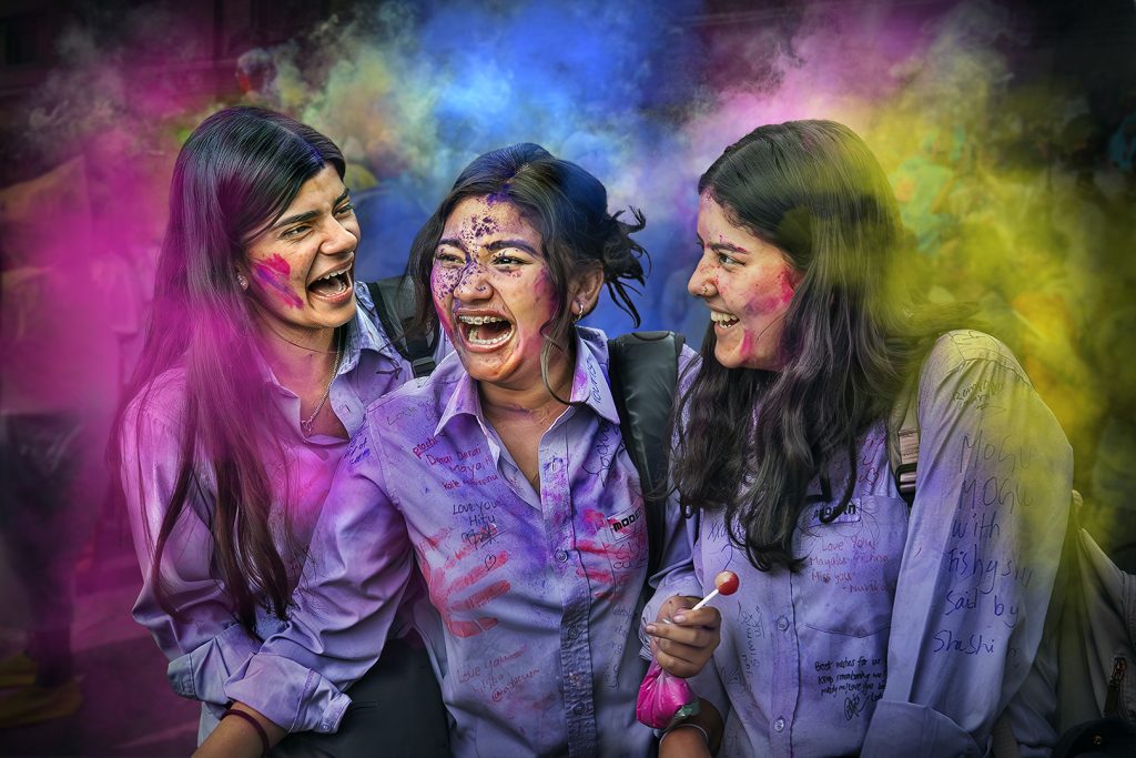 A_3 WOMAN_HM_Lee_Tze Yuen___Three Girls Holi Festival